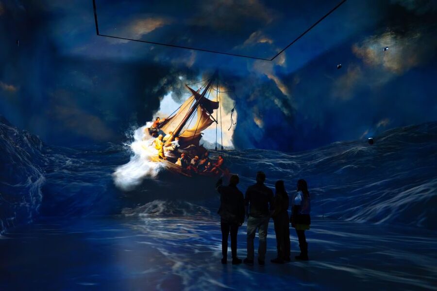 London: Entry Ticket to Frameless Immersive Art Experience - Cafe and Shop: Plan a Small Pause, Not a Full Meal