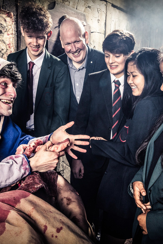 London: Entry Ticket to London Dungeon - Entering at the meeting point: the one-way flow is real