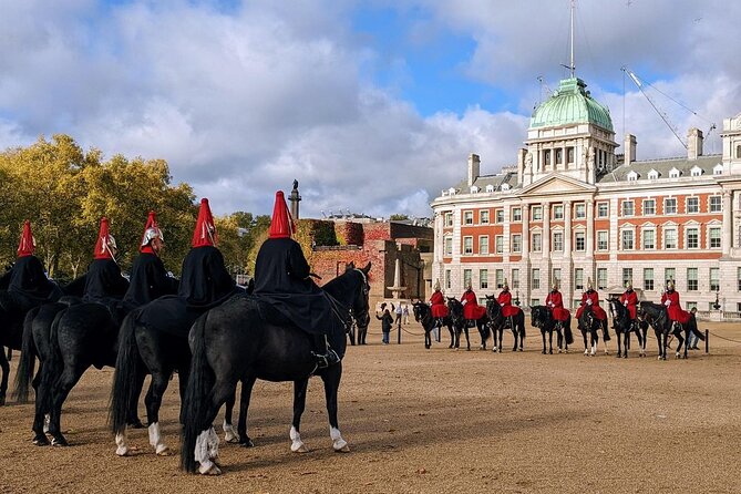 London Essential 2 hour introductory Walking Tour With a Londoner - Key things that make this tour a smart first step