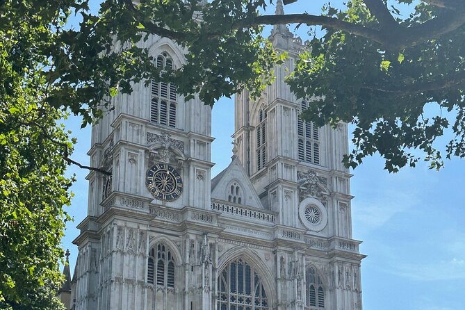London Essential 2 hour introductory Walking Tour With a Londoner - Clarence House and St James’s Palace: royal life without the crowds rush