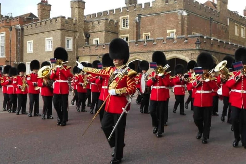 London: Essential Tour and Changing of the Guard, in Spanish - Why this walking route works so well