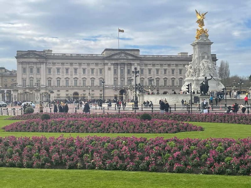 London: Essential Tour and Changing of the Guard, in Spanish - Price and value: what $16.16 really buys