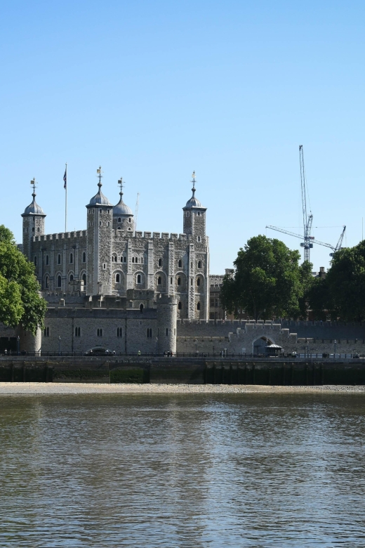 London: Explore The Tower of London & Tower Bridge! - Westminster highlights walk: Buckingham Palace to Downing Street to Parliament Square