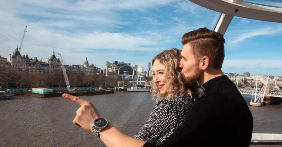 London Eye Private Capsule Experience for Couples or Groups - 30 minutes at 135 meters: what your eyes will actually catch