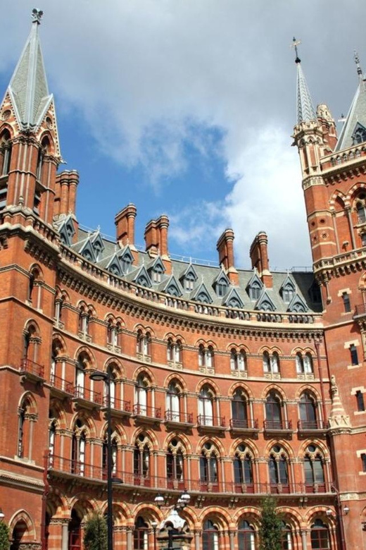 London: Family Harry Potter Movie Locations Tour (Private) - Entering the magic at King’s Cross and the Parcel Yard steps