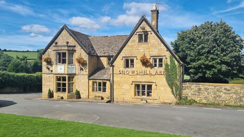 London: Full Day Cotswolds Tour with Shakespeare's Stratford - Bourton-on-the-Water: the Windrush River walk that makes the day feel scenic