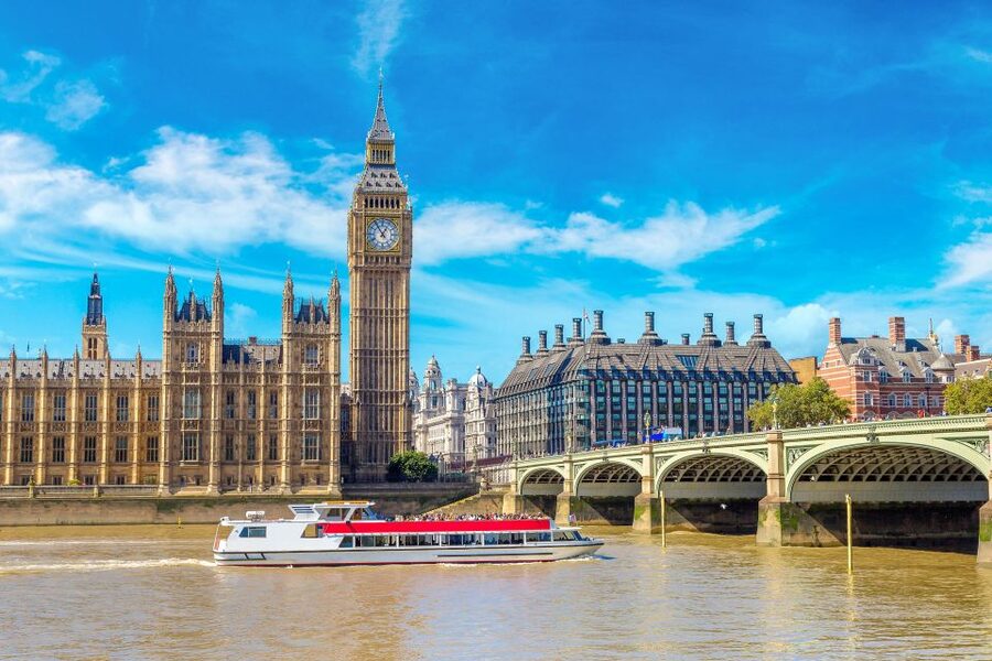 London: Full-Day Sightseeing Bus Tour with River Cruise - St. Paul’s Cathedral: why the stop is worth more than a quick photo