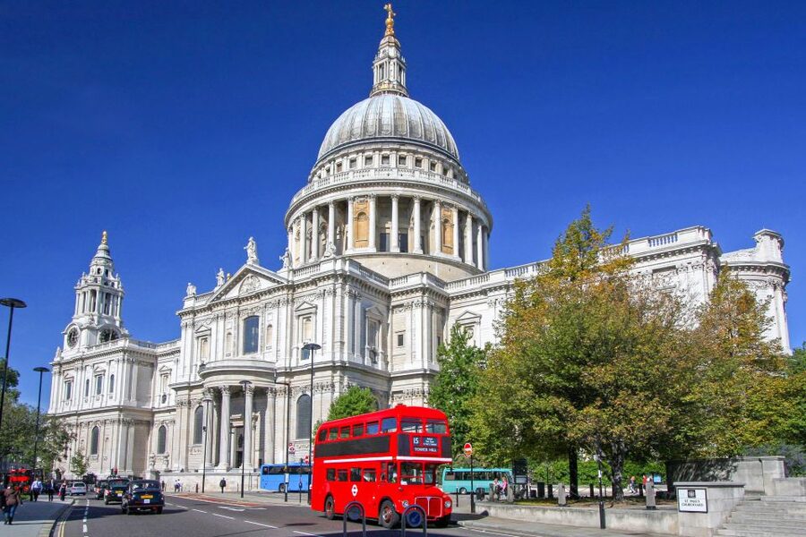 London: Full-Day Sightseeing Bus Tour with River Cruise - Thames cruise from land to water: what you can actually see