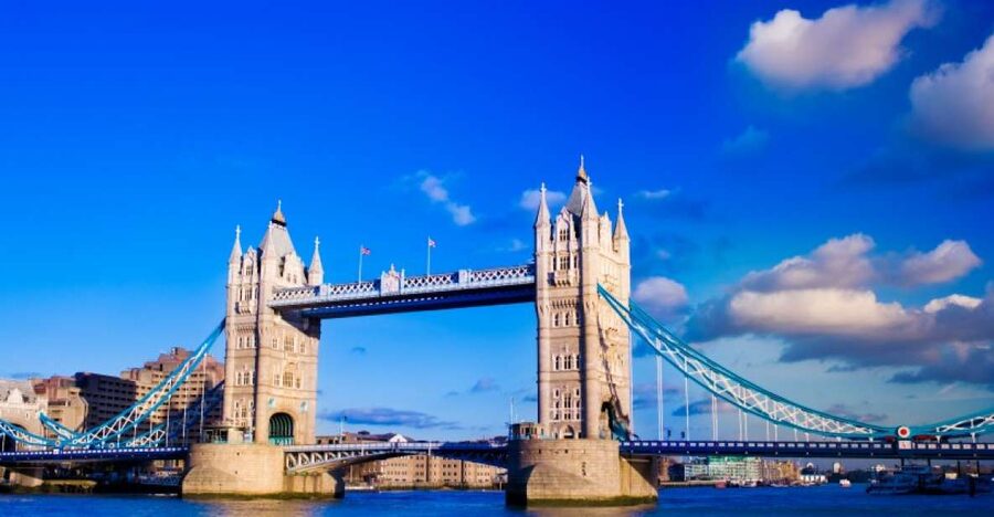 London Full-Day Tour by Black Cab - Westminster streets and landmarks, why the narration is the real draw