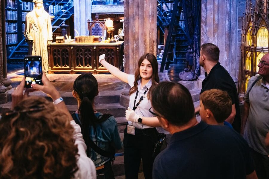 London: Fully-Guided Making of Harry Potter Tour - Getting started at Euston War Memorial (and how the day stays organized)