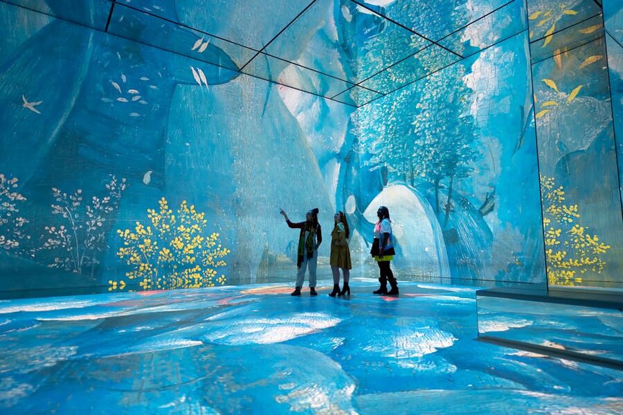 London: Go City Explorer Pass® - Tickets for 2-7 Attractions - Tours, games, food stops, and fun credits that change the mood