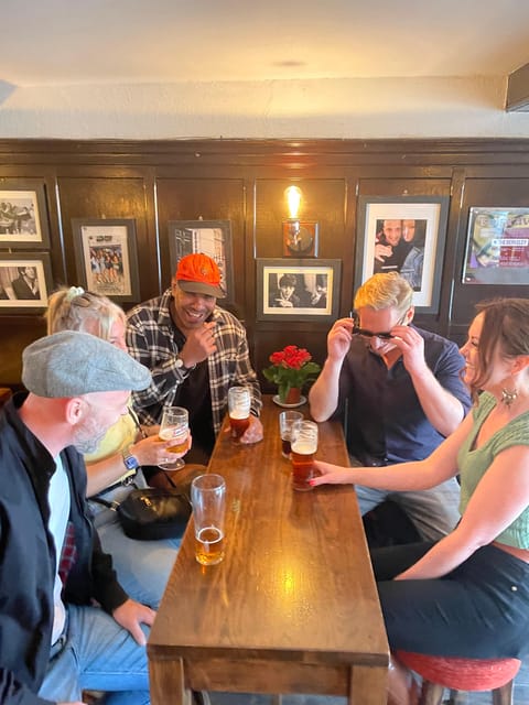 London: Great British Pubs Walking Tour - The Notorious Pub Stop, Where Crooks and Lords Shared Space