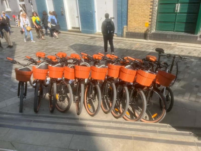 London: Guided E-bike Tour - Shakespeare’s Globe and Clink Prison Museum, the fun brainy mix