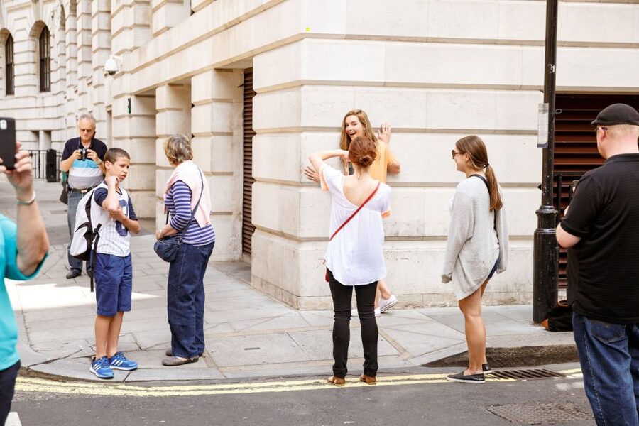London: Guided Harry Potter Coach Tour of Locations - Leaky Cauldron entrance footsteps, where the cast energy hits