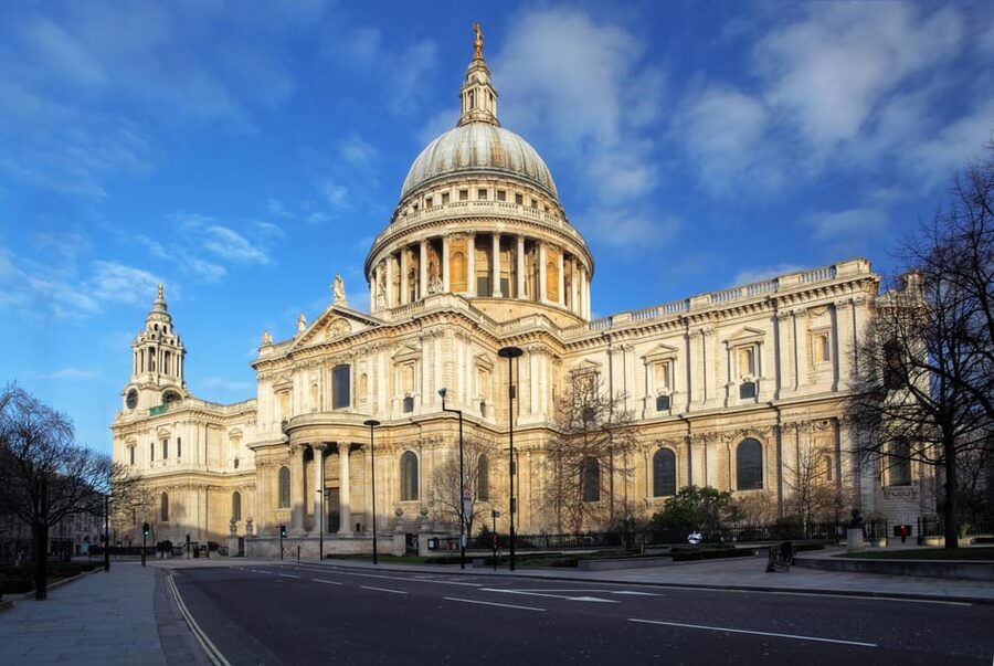 London: Guided Sightseeing Tour on a Vintage Open-Top Bus - Guide-led storytelling: why this beats headphones