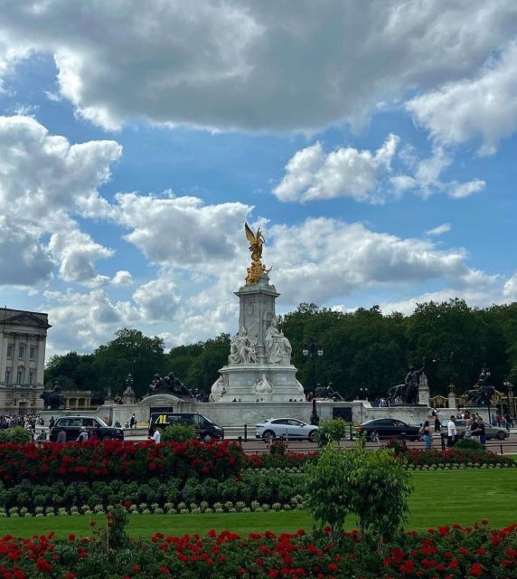 London: Guided Walking Tour with Changing Of The Guard - What changes on non-ceremony days