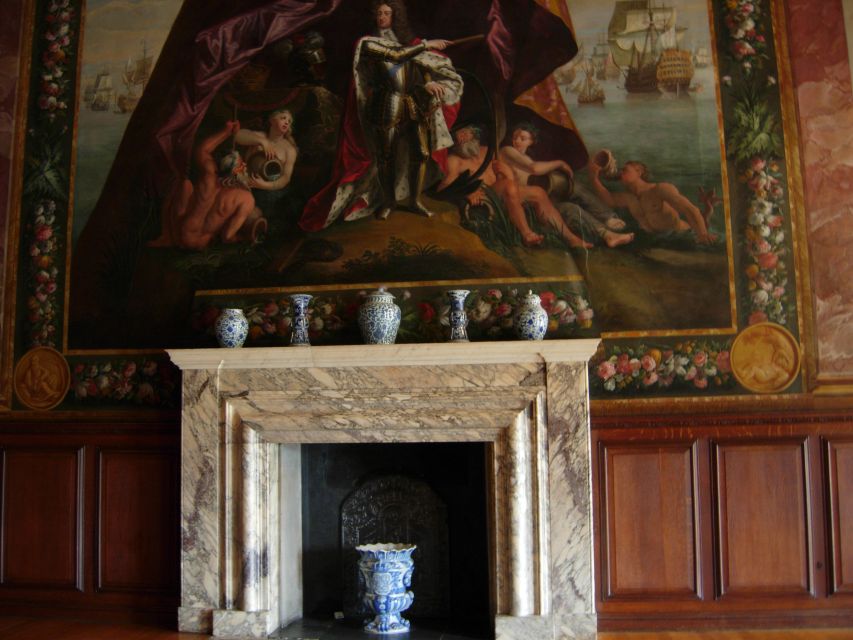 London: Hampton Court Private Guided Tour - Fast-track entry and express security: what it buys you