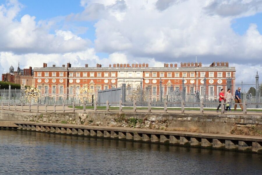 London: Hampton Court to Richmond River Thames Cruise - Hampton Court to Richmond by river, and why it works