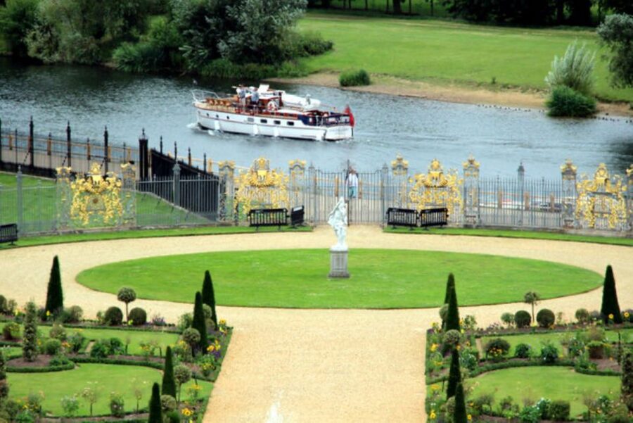 London: Hampton Court to Richmond River Thames Cruise - Onboard narration: what you should expect