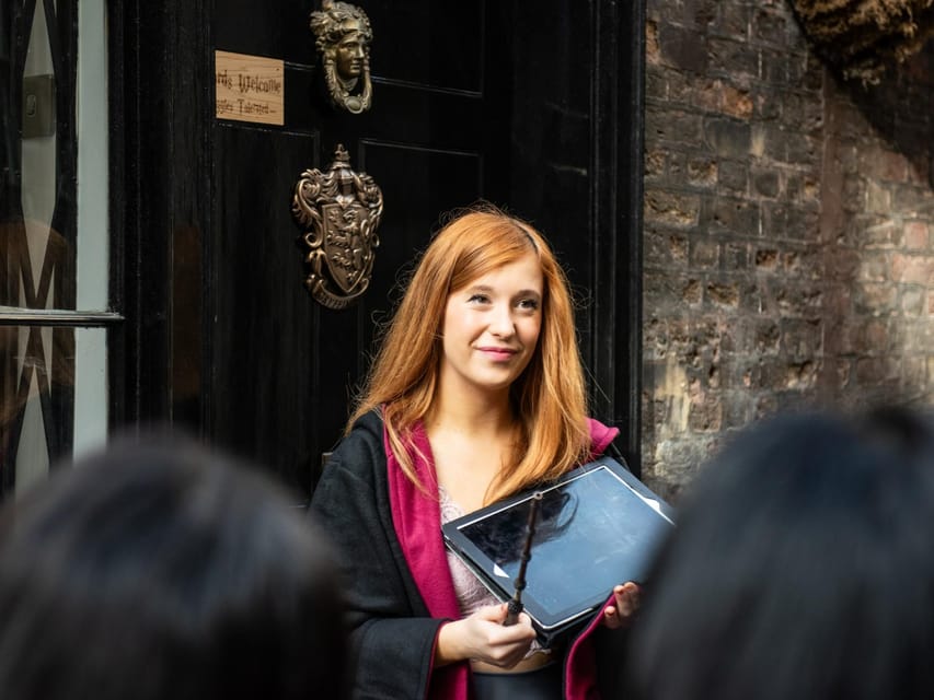 London: Harry Potter and Jack the Ripper Combo Tour - Cecil Court and Goodwin’s Court: narrow lanes built for Potter photos