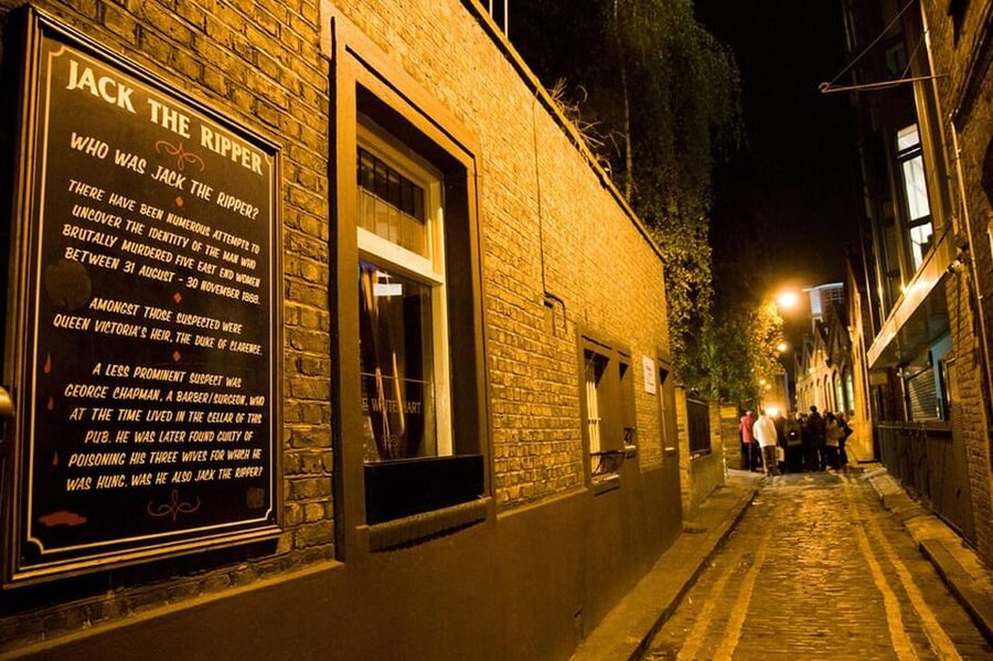 London: Harry Potter and Jack the Ripper Combo Tour - London Bridge and the metro link to the East End