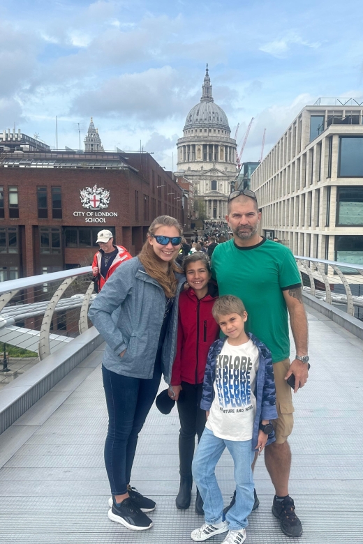 London: Harry Potter Black Cab Tour with Hotel Pick Up - Kings Cross and St Pancras: The Fast Start to Platform 9 3/4 Energy