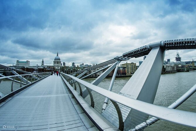 London: Harry Potter Filming Locations Sightseeing Tour - Entering a wizarding route on foot