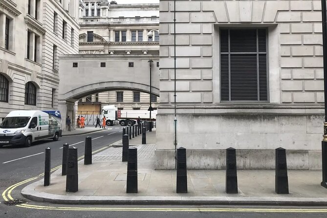London: Harry Potter Filming Locations Sightseeing Tour - St Paul’s Cathedral and the staircase moment you recognize