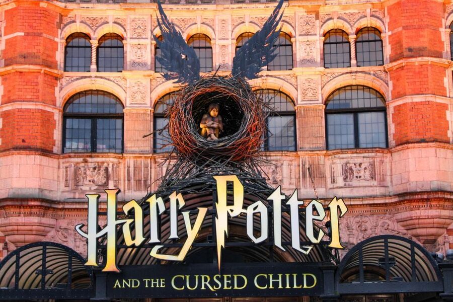 London: Harry Potter Filming Locations Sightseeing Tour - City of London School, where film meets the real study route