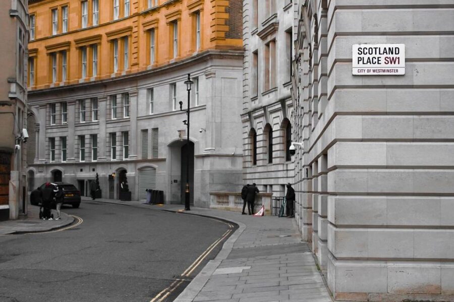 London: Harry Potter Filming Locations Sightseeing Tour - Millennium Bridge, the on-screen action you can stand beside
