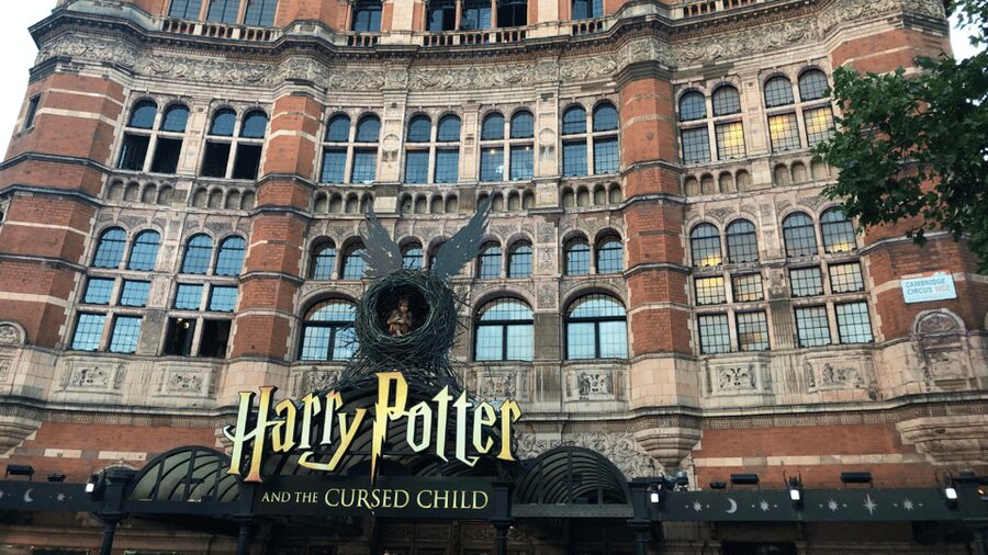 London: Harry Potter Movie Location Tour with an APP - Trafalgar Square and Cecil Court, where Diagon Alley starts to feel real