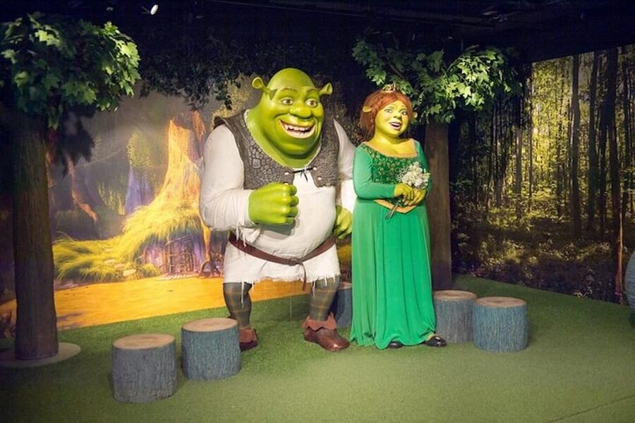 London: Harry Potter Sights and Shrek's Adventure Combo Tour - Palace Theatre and the Wizarding Stage Connection
