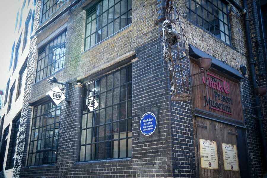 London: Harry Potter Walking Tour and River Thames Cruise - Where the magic starts at King’s Cross Platform 9 ¾