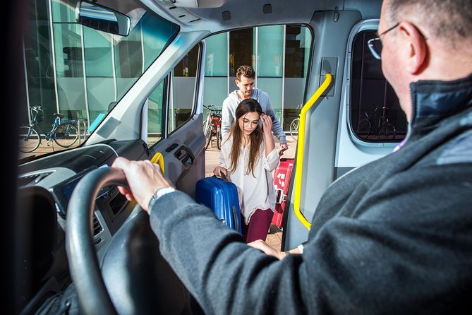 London Heathrow Airport Arrival Transfer (Airport to Southampton Hotel or Address) - What to watch for before you land