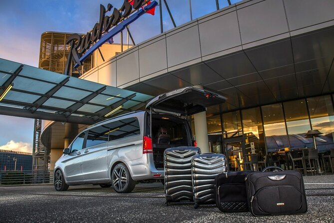 London Heathrow Airport (LHR) to Lincolnshire Luxury Transfers - When delays and strikes happen, communication is the real luxury