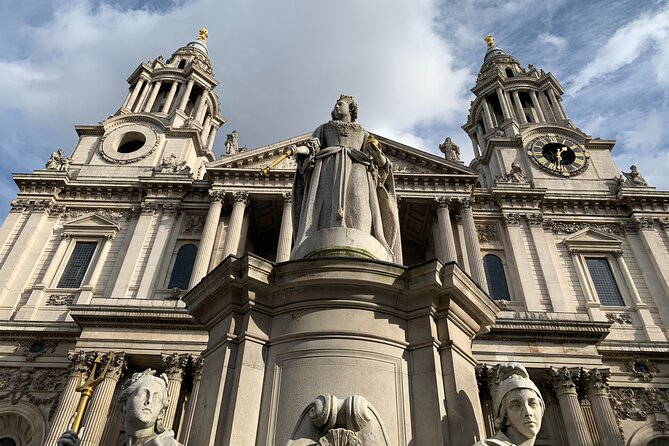 London Highlights Family-Friendly Walking Tour with Top Guide - Buckingham Palace and the Changing of the Guard, with real weather rules
