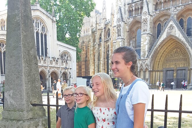 London Highlights Family-Friendly Walking Tour with Top Guide - Big Ben, Houses of Parliament, and Downing Street views from the right angles