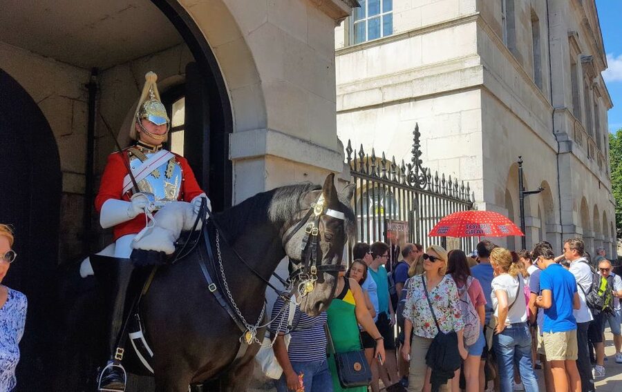 London Highlights Taxi Tour - Hyde Park and St Paul’s Cathedral: big exteriors when you want maximum coverage