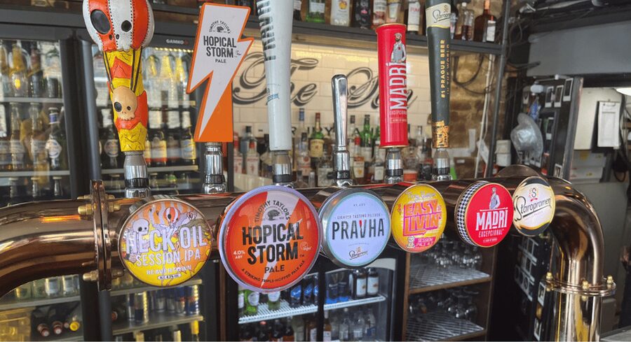 London: Historic London Pub Walking Tour - Finding the tour at Embankment, yellow umbrella and all