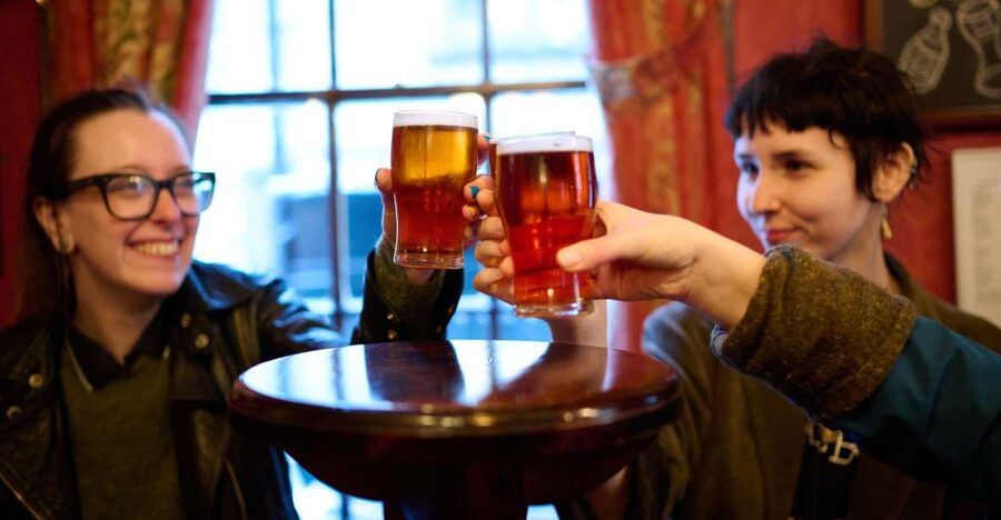 London: Historic Pubs, British Ales & Classic Dishes - London pub stories that feel local, not museum-y