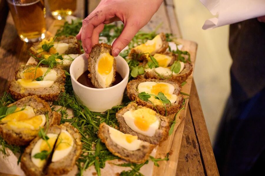 London: Historic Pubs, British Ales & Classic Dishes - Ye Olde Cheshire Cheese: Great Fire rebuild and a Dickens pairing