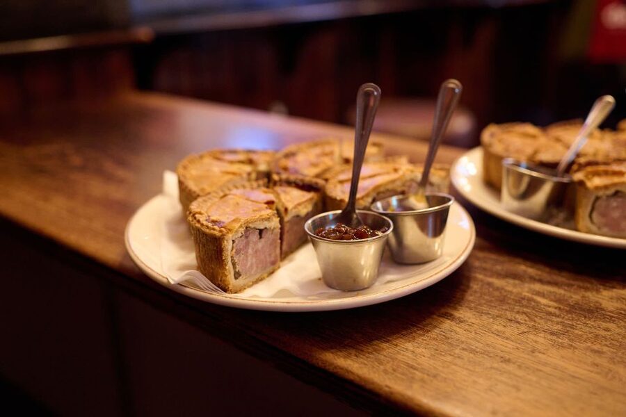 London: Historic Pubs, British Ales & Classic Dishes - What you eat and drink, and how to plan your day