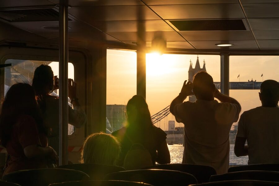 London: Hop-On Hop-Off 1-Day River Sightseeing Adventure - Tower Bridge and Tower of London without the street-level hassle