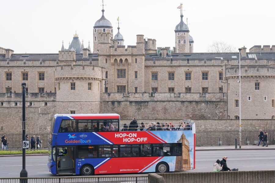 London: Hop-on Hop-off Bus Tour and Madame Tussauds Ticket - Using the Bus and Attractions Together in 1 or 2 Days
