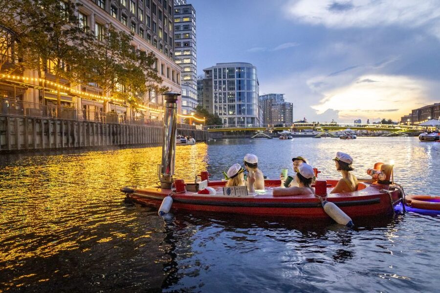 London: Hot Tub Boat Guided Historical Docklands Cruise - Price and value: is $60 for 75 minutes fair?