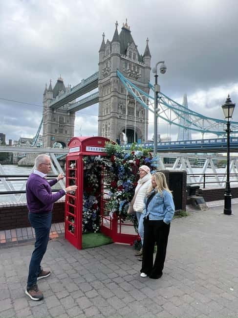 London: Iconic London Taxi Tour - Private 3 hour tour - The guide matters: taxi mastery plus detective storytelling