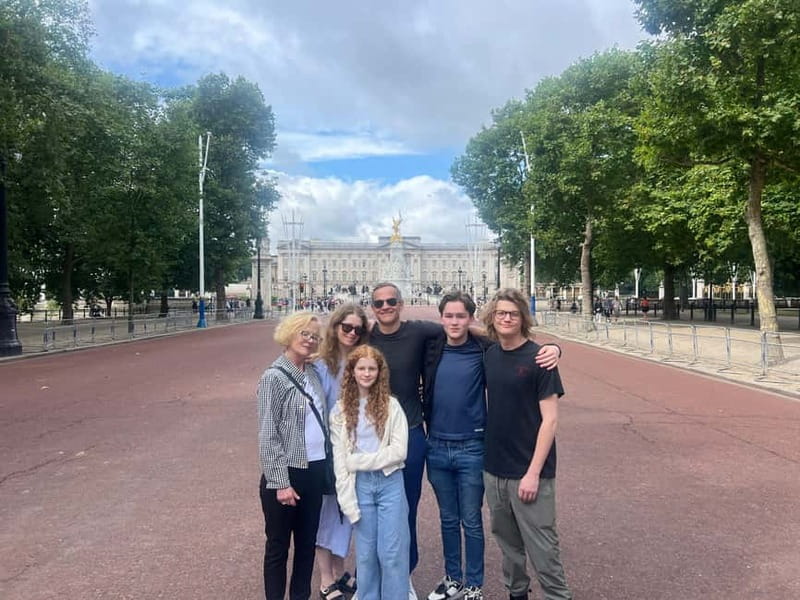 London: Iconic London Taxi Tour - Private 3 hour tour - Parliament, Trafalgar Square, and the “Royal London” vibe