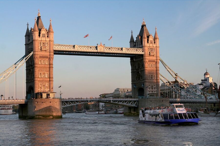 London in One Day Tour with River Cruise - Buckingham Palace Changing of the Guard, plus the Horse Guards backup