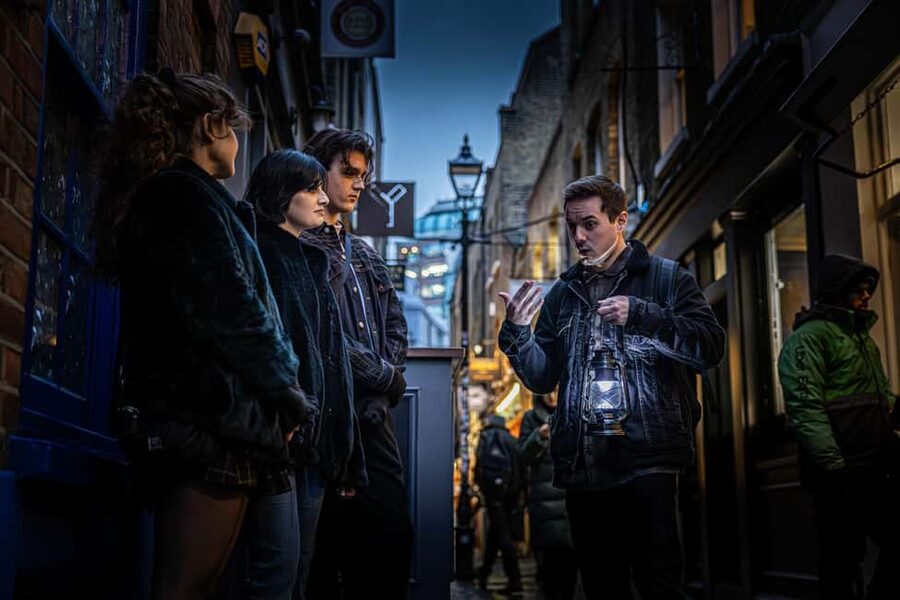 London: Interactive Jack the Ripper Walking Tour - Should you book this interactive Jack the Ripper tour with Carpe Diem Tours?