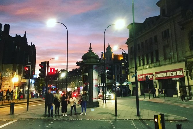 London Introduction Walking Tour - Southbank time: food, street life, and a real break